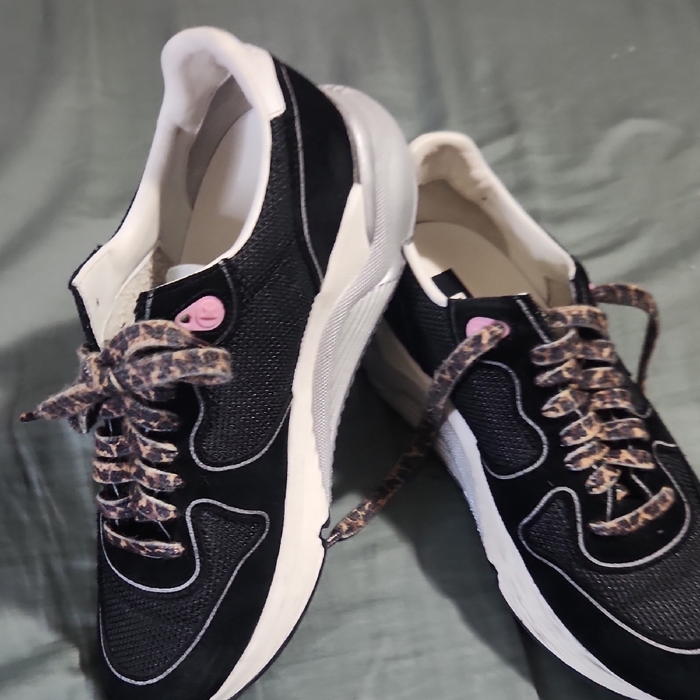 Golden Goose Black and White Athletic Shoes with Cushioned Sole